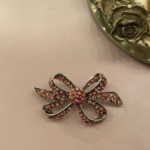 Brooch in pink Aurora borealis crystals